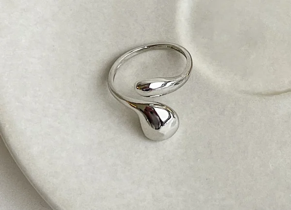 Double Teardrop Ring
