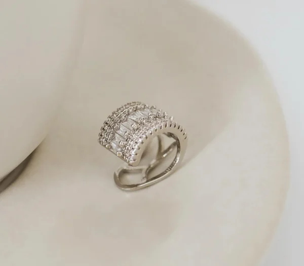 Pave & Baguette Row Piercing