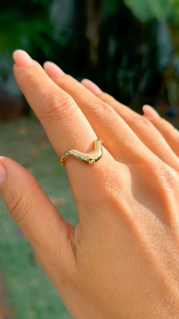 Polished Gold-Plated Curved Ring - Image 4