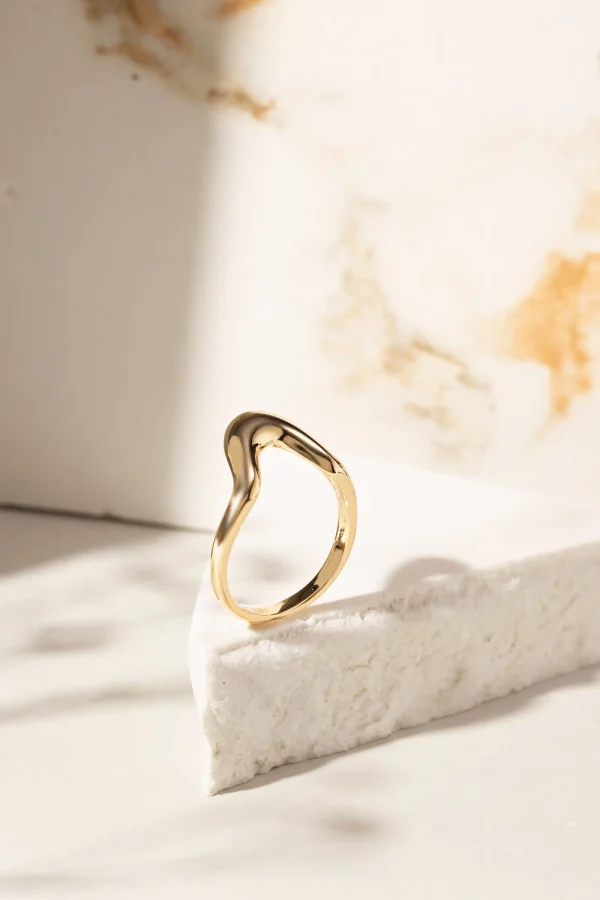 Polished Gold-Plated Curved Ring - Image 3